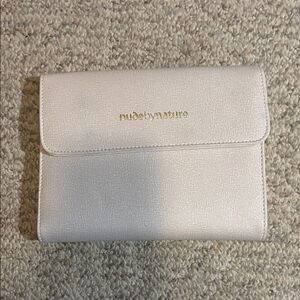 Nude by Nature Ivory Textured makeup brush holder